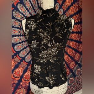 ❤️ Beautiful Black & Gold sparkly top from Dress barn